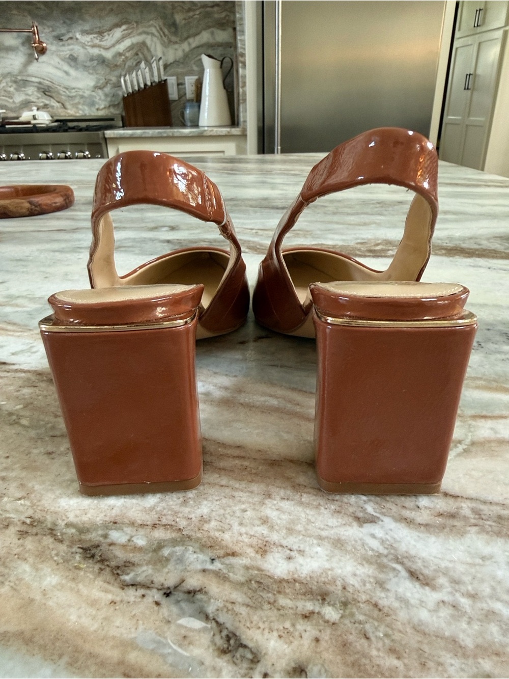 VINCE CAMUTO SZ 9 Point toe slingback block heel cognac - Picture 3 of 9
